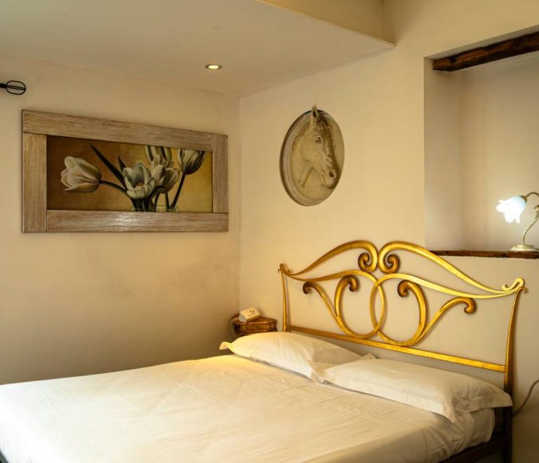 villa-vettori-agriturismo-toscana-con-piscina-cavallo-01