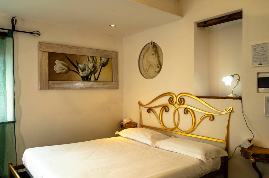 villa-vettori-agriturismo-toscana-con-piscina-cavallo-01